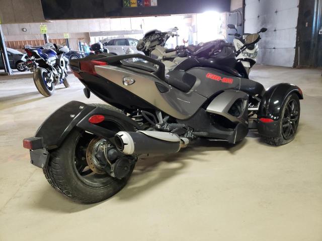 2BXJAWA13BV001381 - 2011 CAN-AM SPYDER ROA RS TWO TONE photo 4