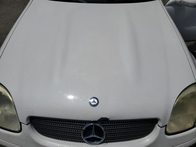 WDBKK65F42F263271 - 2002 MERCEDES-BENZ SLK 320 WHITE photo 11