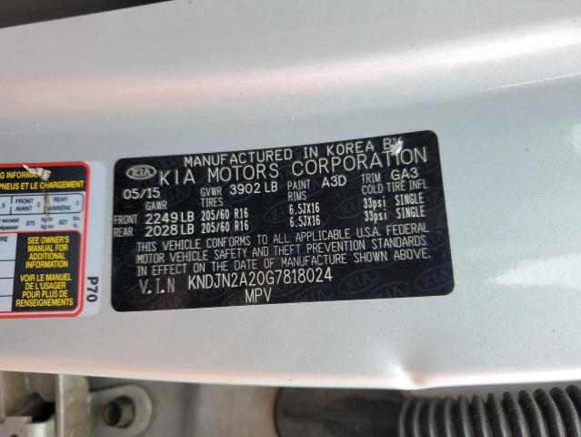 KNDJN2A20G7818024 - 2016 KIA SOUL SILVER photo 12