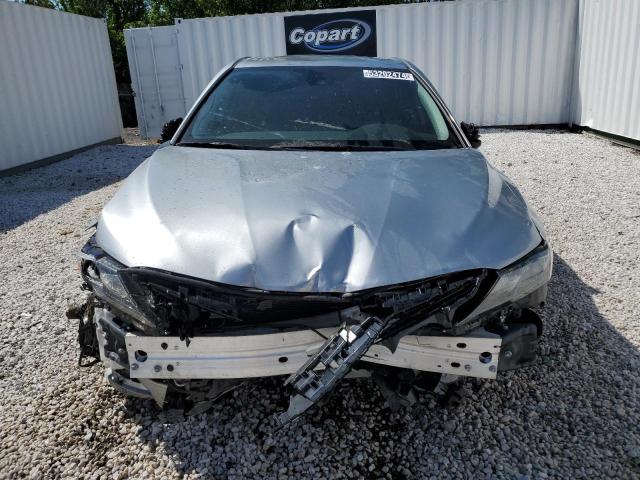 4T1G11AK4PU807833 - 2023 TOYOTA CAMRY SE NIGHT SHADE SILVER photo 5