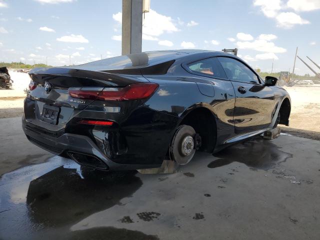 WBABC4C09NCH90035 - 2022 BMW M850XI BLACK photo 3