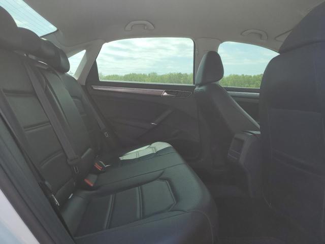 1VWDT7A30HC061107 - 2017 VOLKSWAGEN PASSAT R-LINE თეთრი ფოტო 10