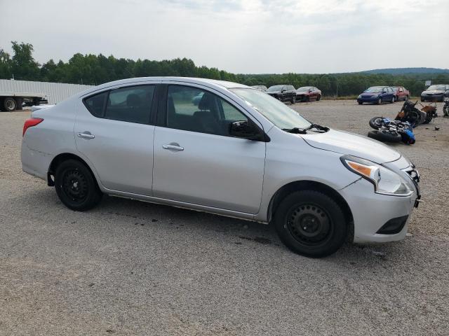 3N1CN7AP3HK429837 - 2017 NISSAN VERSA S SILVER photo 4