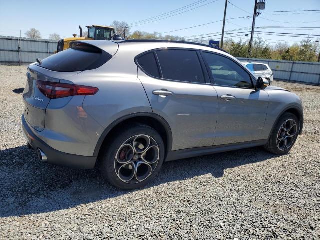 ZASPAKBN5K7C52232 - 2019 ALFA ROMEO STELVIO TI GRAY photo 3