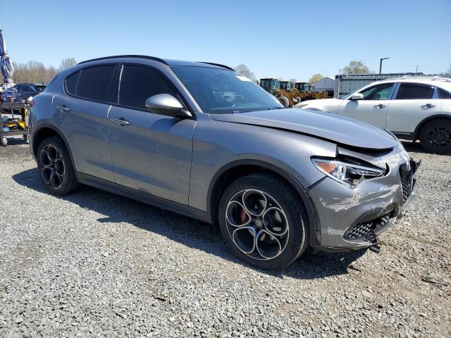 ZASPAKBN5K7C52232 - 2019 ALFA ROMEO STELVIO TI GRAY photo 4