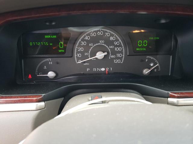 1LNHM81W63Y638540 - 2003 LINCOLN TOWN CAR EXECUTIVE GREEN photo 9