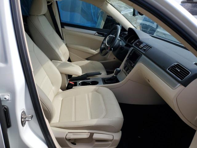 1VWLA7A35KC012882 - 2019 VOLKSWAGEN PASSAT WOLFSBURG WHITE photo 7