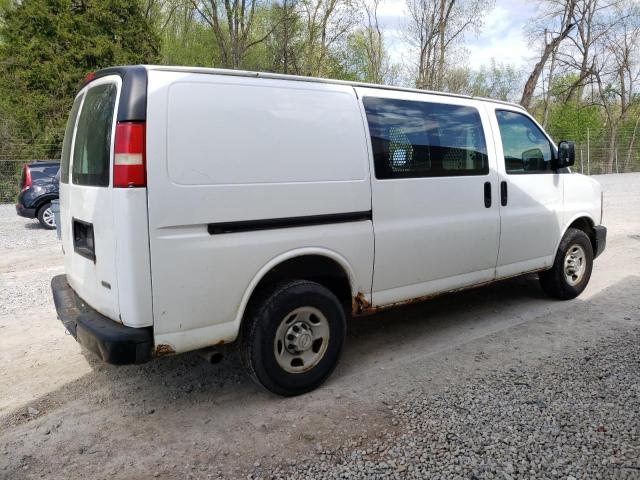 1GCGG25C081231429 - 2008 CHEVROLET EXPRESS G2 WHITE photo 3