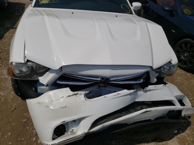 2B3CL3CG7BH566428 - 2011 DODGE CHARGER WHITE photo 9