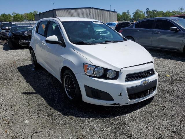 1G1JA6SH7D4120201 - 2013 CHEVROLET SONIC LS WHITE photo 4