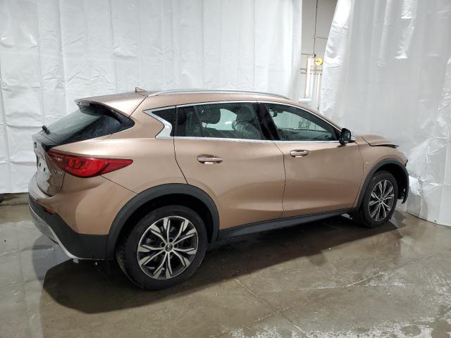 SJKCH5CR9HA018013 - 2017 INFINITI QX30 BASE BROWN photo 3