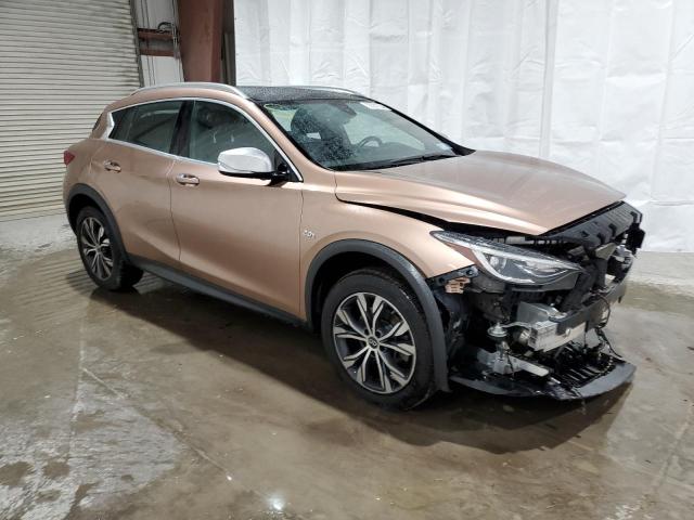 SJKCH5CR9HA018013 - 2017 INFINITI QX30 BASE BROWN photo 4