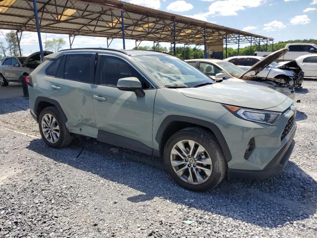 2T3C1RFV8MW132829 - 2021 TOYOTA RAV4 XLE PREMIUM GRAY photo 4