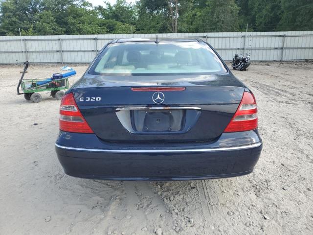 WDBUF65J74A480850 - 2004 MERCEDES-BENZ E 320 BLUE photo 6