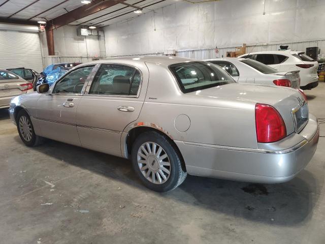 1LNHM81W33Y678431 - 2003 LINCOLN TOWN CAR EXECUTIVE BEIGE photo 2