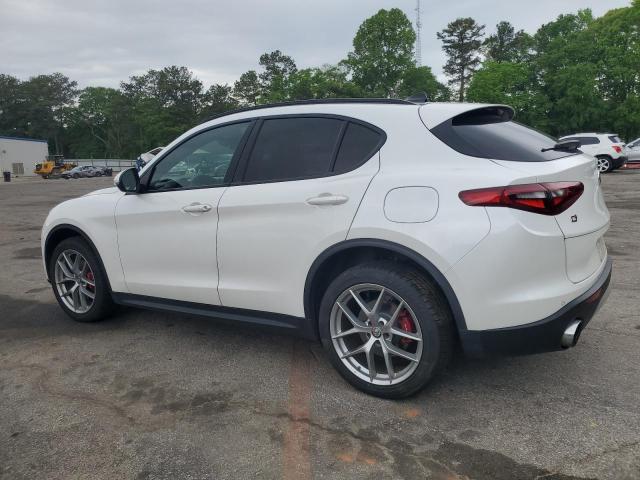 ZASFAKNN0J7C18818 - 2018 ALFA ROMEO STELVIO TI SPORT WHITE photo 2