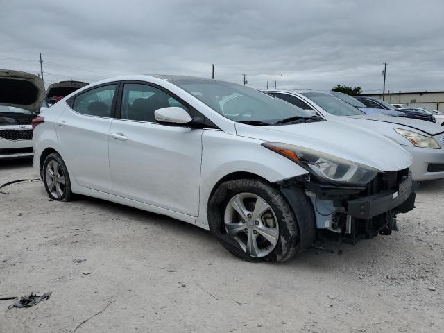 5NPDH4AE8GH668217 - 2016 HYUNDAI ELANTRA SE WHITE photo 4