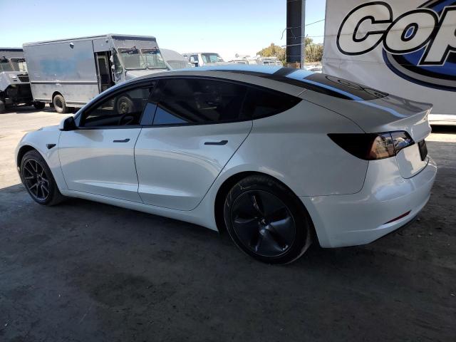 5YJ3E1EA2PF678864 - 2023 TESLA MODEL 3 Білий фото 2