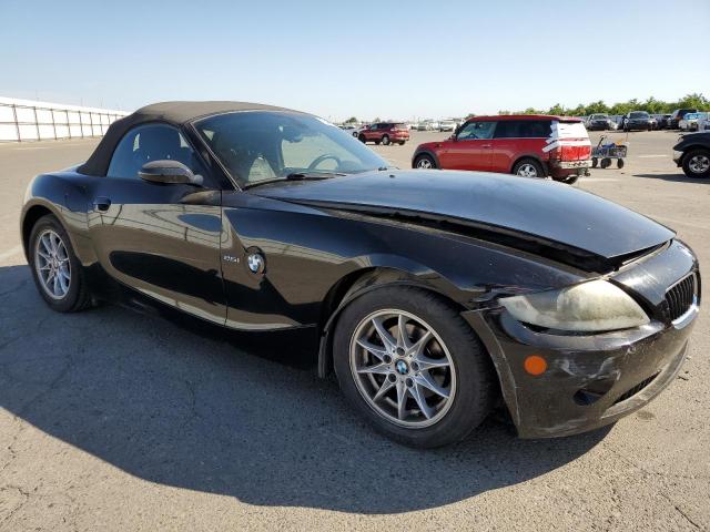 4USBT33565LR70881 - 2005 BMW Z4 2.5 BLACK photo 4