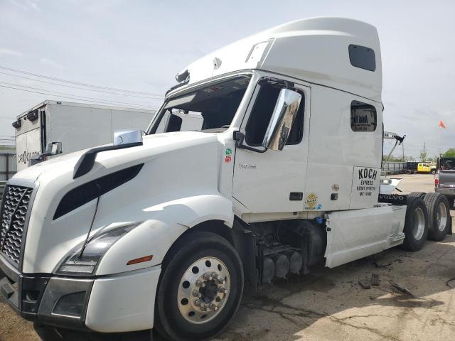 4V4NC9EH0PN337298 - 2023 VOLVO VN VNL WHITE photo 2