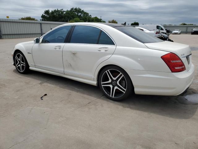 WDDNG7HB4AA313957 - 2010 MERCEDES-BENZ S 63 AMG WHITE photo 2