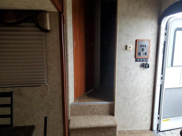 4YDF27R23B2505889 - 2011 KEYSTONE TRAILER WHITE photo 5