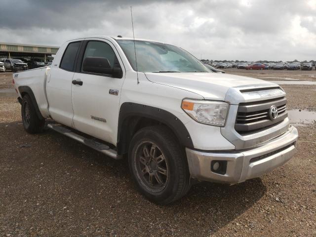 5TFUW5F18EX385884 - 2014 TOYOTA TUNDRA DOUBLE CAB SR/SR5 WHITE photo 4