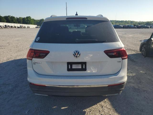 3VV3B7AX1JM063877 - 2018 VOLKSWAGEN TIGUAN SE WHITE photo 6