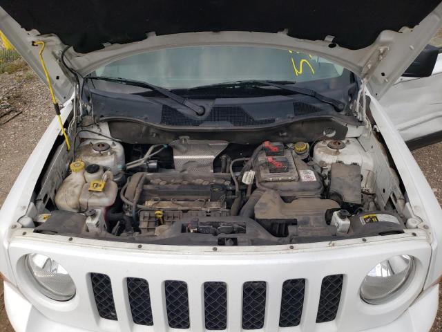 1C4NJPFA3GD528677 - 2016 JEEP PATRIOT LATITUDE WHITE photo 12