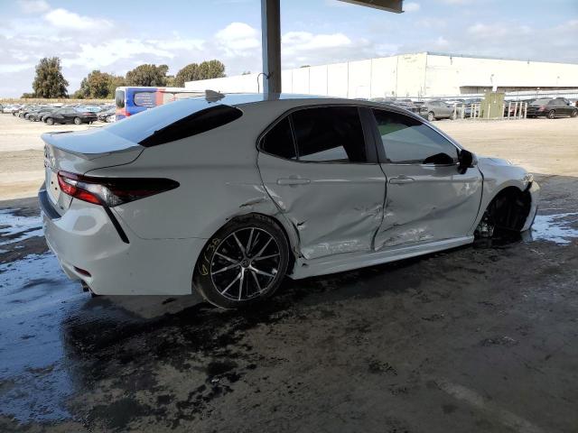4T1G11AK6PU171822 - 2023 TOYOTA CAMRY SE NIGHT SHADE WHITE photo 3