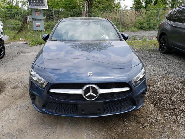 W1K3G4FB8NJ348953 - 2022 MERCEDES-BENZ A 220 4MATIC BLUE photo 5