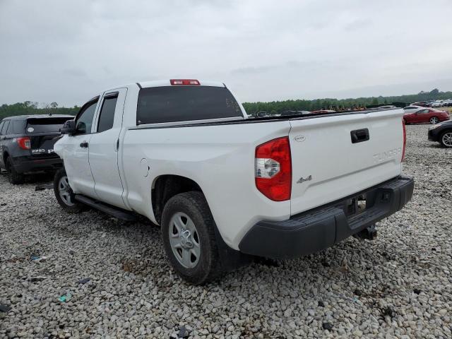 5TFUM5F14JX075795 - 2018 TOYOTA TUNDRA DOUBLE CAB SR/SR5 WHITE photo 2