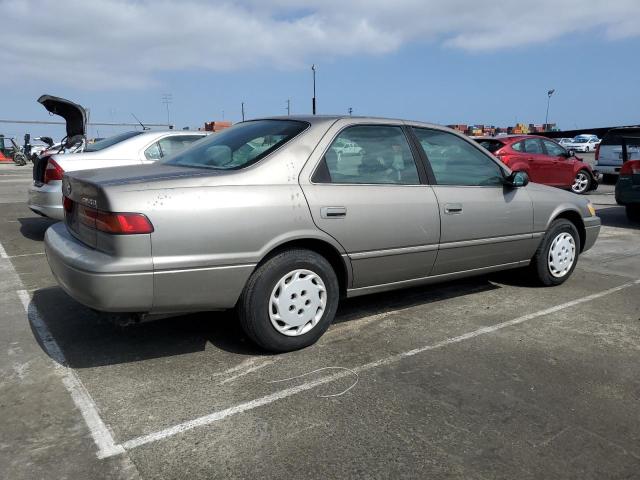 4T1BG22K5XU585946 - 1999 TOYOTA CAMRY CE TAN photo 3