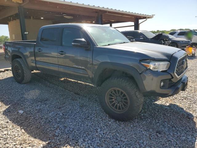 3TMDZ5BN2JM049518 - 2018 TOYOTA TACOMA DOUBLE CAB Gris photo 4