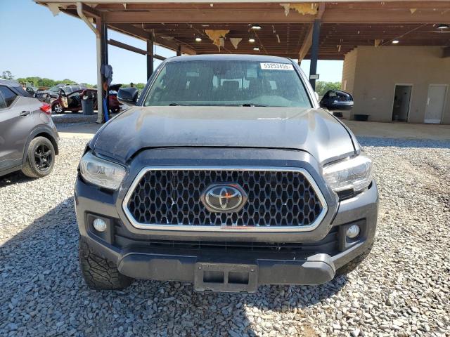 3TMDZ5BN2JM049518 - 2018 TOYOTA TACOMA DOUBLE CAB Gris photo 5