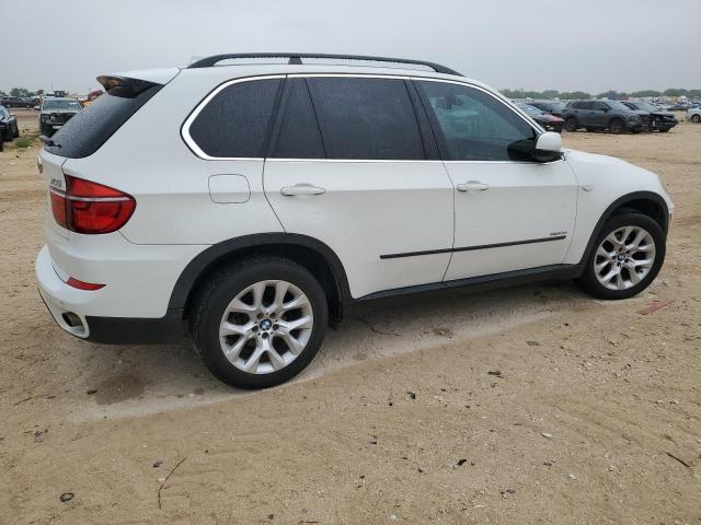 5UXZV4C56D0E13247 - 2013 BMW X5 XDRIVE35I WHITE photo 3