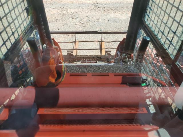 1008922 - 2014 KUBO SKID STEER ORANGE photo 5