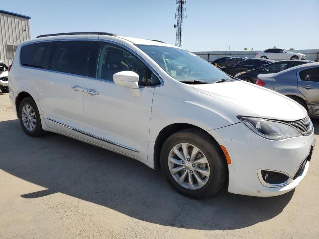 2C4RC1BG3HR621331 - 2017 CHRYSLER PACIFICA TOURING L WHITE photo 4