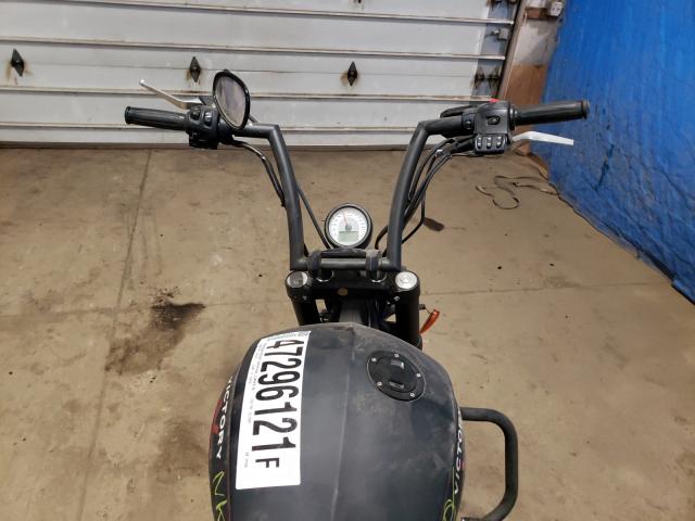 5VPEW36N5C3010438 - 2012 VICTORY MOTORCYCLES HARD-BALL Schwarz Foto 5