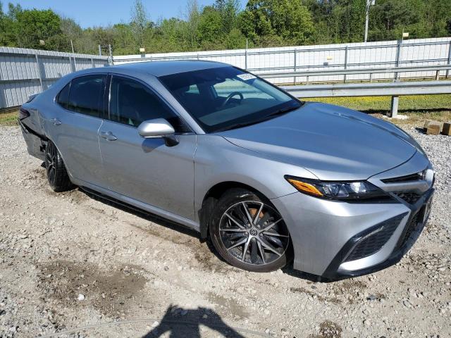 4T1G11AK7RU190835 - 2024 TOYOTA CAMRY SE NIGHT SHADE SILVER photo 4