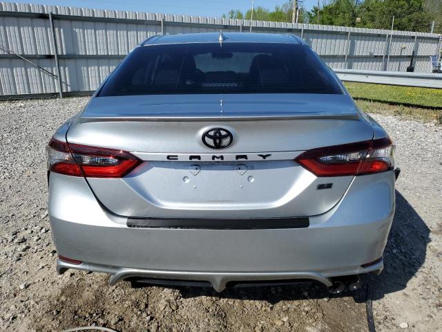 4T1G11AK7RU190835 - 2024 TOYOTA CAMRY SE NIGHT SHADE SILVER photo 6