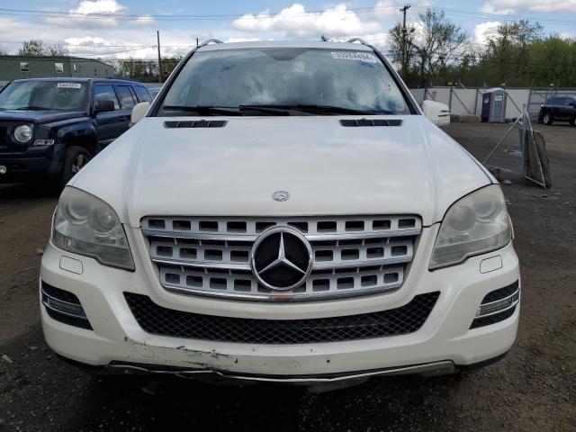 4JGBB8GB1BA674563 - 2011 MERCEDES-BENZ ML 350 4MATIC WHITE photo 5