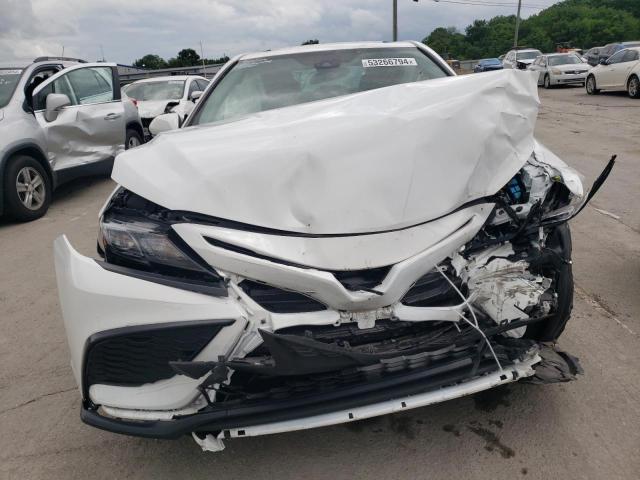 4T1S11AK3PU802536 - 2023 TOYOTA CAMRY SE NIGHT SHADE WHITE photo 5