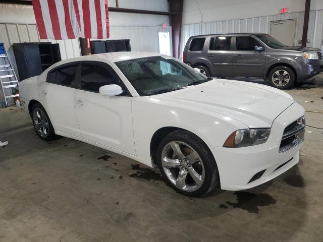 2B3CL3CGXBH577097 - 2011 DODGE CHARGER WHITE photo 4