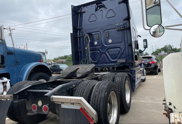 3AKJGLDR7HSHN9359 - 2017 FREIGHTLINER CASCADIA 1 BLUE photo 4