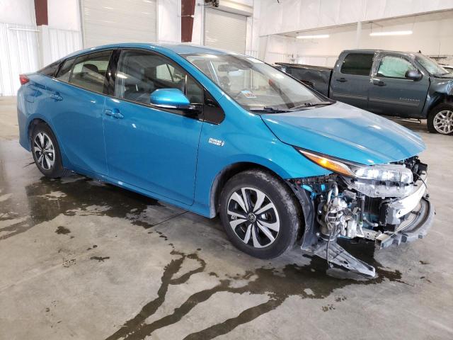 JTDKARFP8J3074510 - 2018 TOYOTA PRIUS PRIM TURQUOISE photo 4