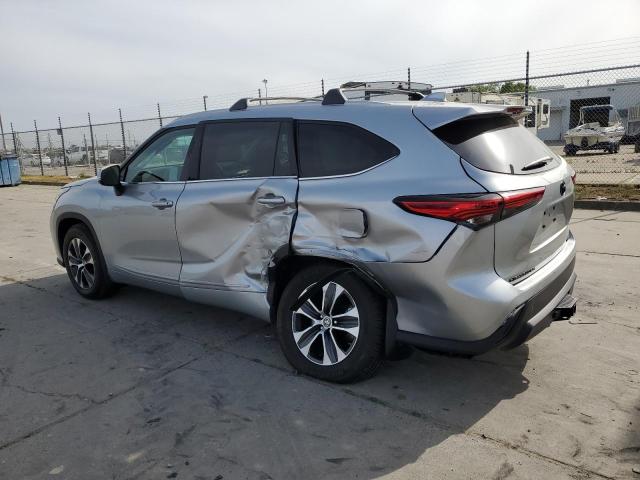 5TDHZRBH9NS587335 - 2022 TOYOTA HIGHLANDER XLE 银色 照片 2