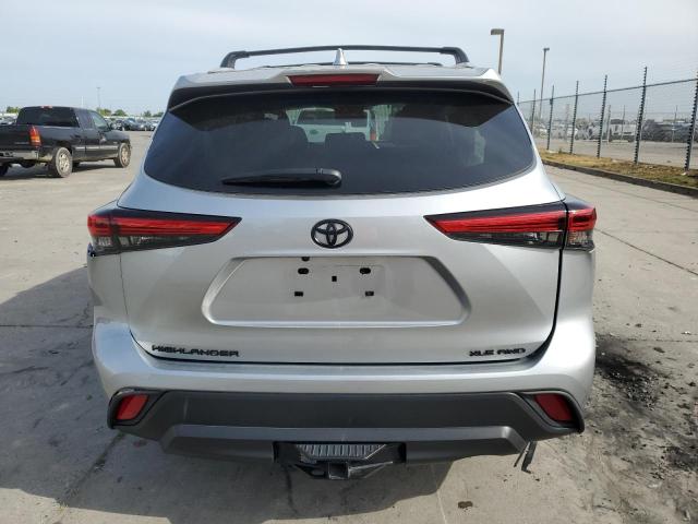 5TDHZRBH9NS587335 - 2022 TOYOTA HIGHLANDER XLE 银色 照片 6