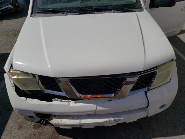 5N1AR18U06C679438 - 2006 NISSAN PATHFINDER LE WHITE photo 12