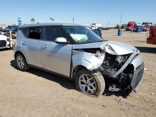 KNDJ23AU0L7717379 - 2020 KIA SOUL LX SILVER photo 4